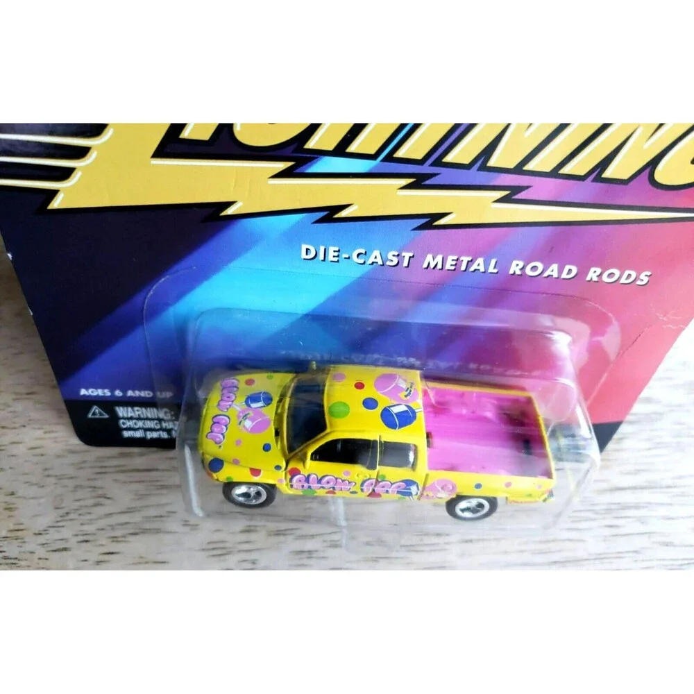 VGT 2000 Johnny Lightning 1996 DODGE RAM BLOW POP Yellow 1/6 Team Lightning 1:64